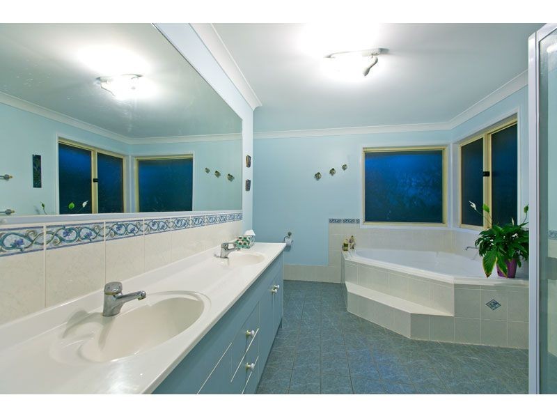 7 DENNISON COURT, Redland Bay QLD 4165