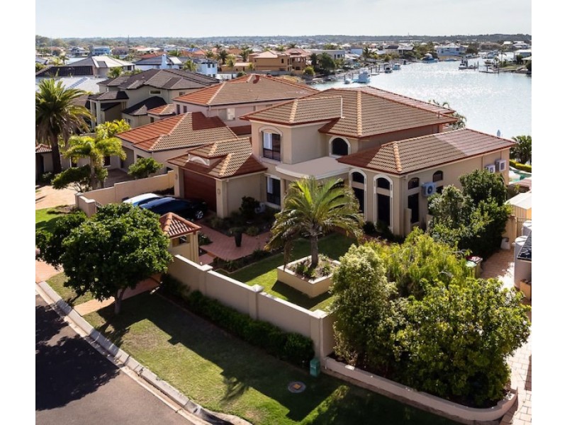 12 Raby Bay Boulevard, Raby Bay QLD 4163