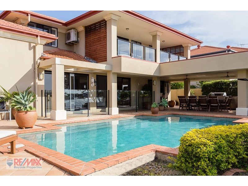 12 Raby Bay Boulevard, Raby Bay QLD 4163
