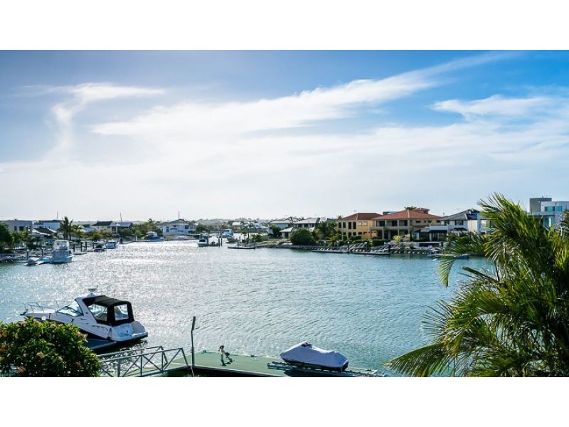 12 Raby Bay Boulevard, Raby Bay QLD 4163