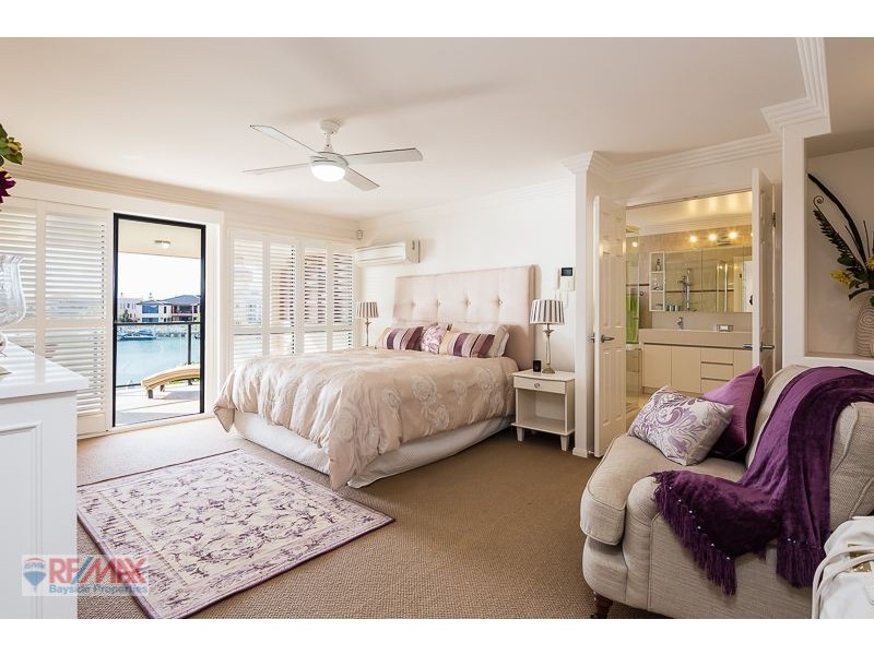 12 Raby Bay Boulevard, Raby Bay QLD 4163