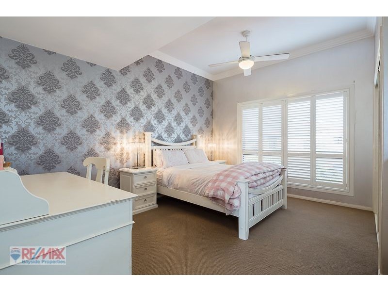 12 Raby Bay Boulevard, Raby Bay QLD 4163