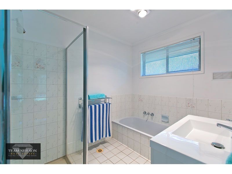 33 Muriel Street, Redland Bay QLD 4165