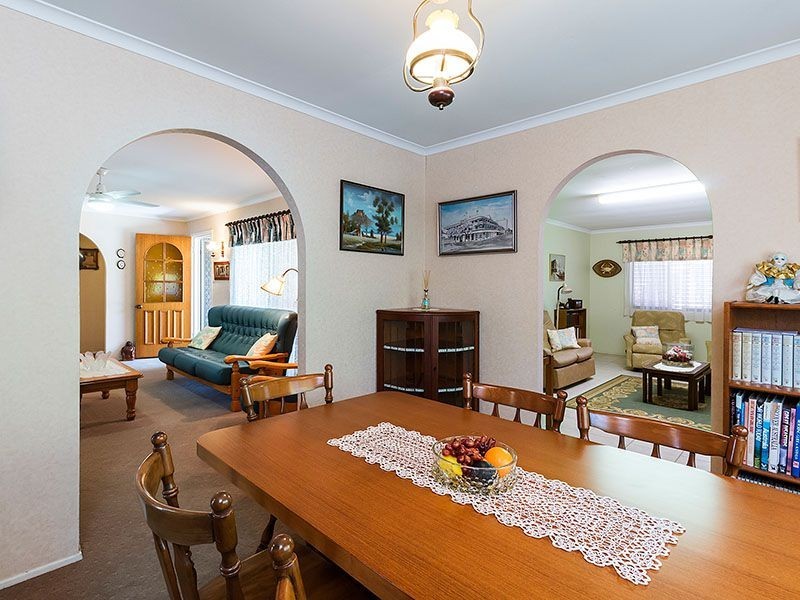 4 Elizabeth Dr, Alexandra Hills QLD 4161