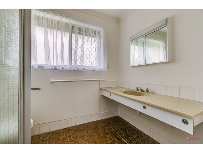 21 Sunbury Street, Birkdale QLD 4159