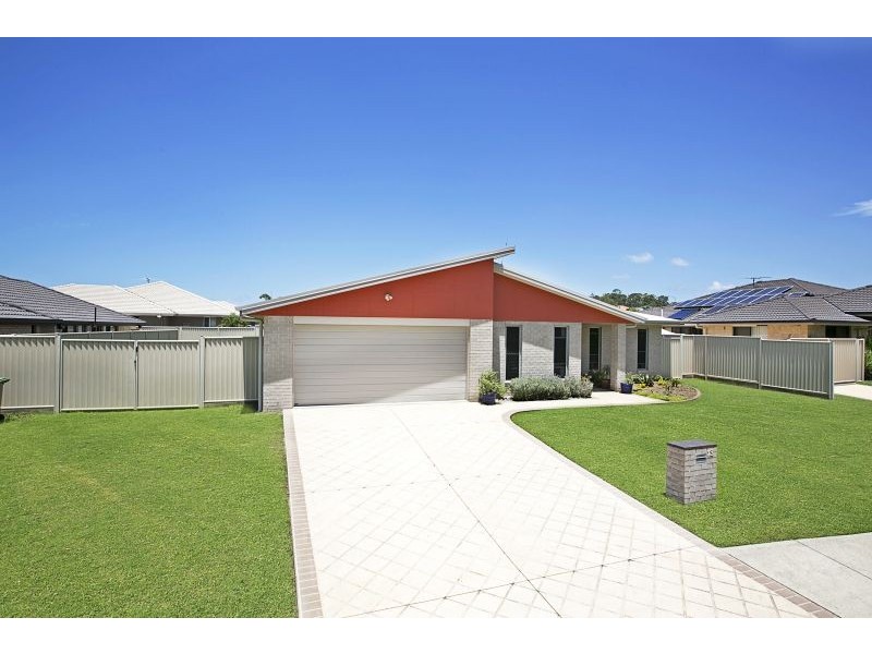 13 George Thorn Drive, Thornlands QLD 4164
