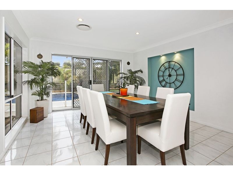 29 Caswell Crescent, Redland Bay QLD 4165