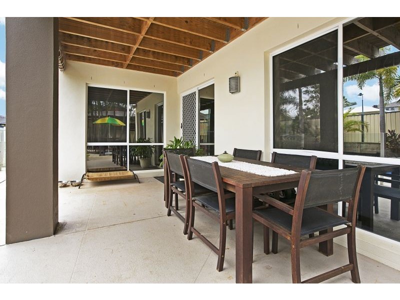 29 Caswell Crescent, Redland Bay QLD 4165