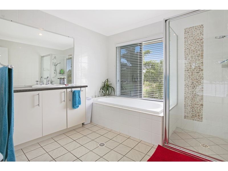 29 Caswell Crescent, Redland Bay QLD 4165