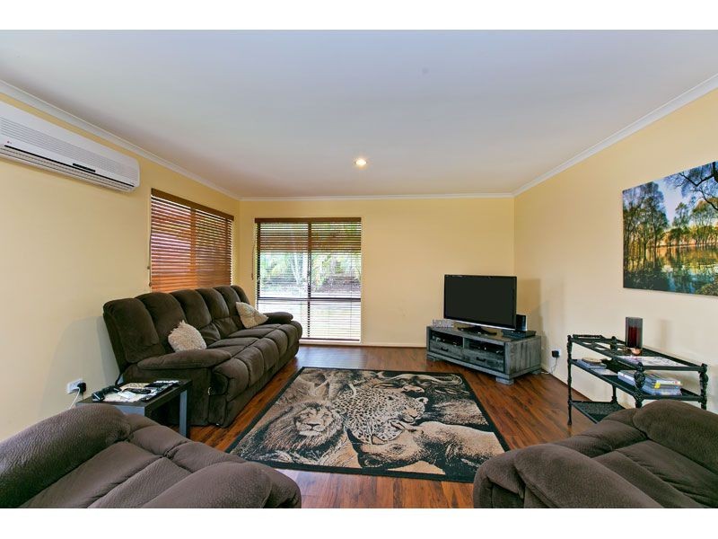 4 Coolum Court, Redland Bay QLD 4165