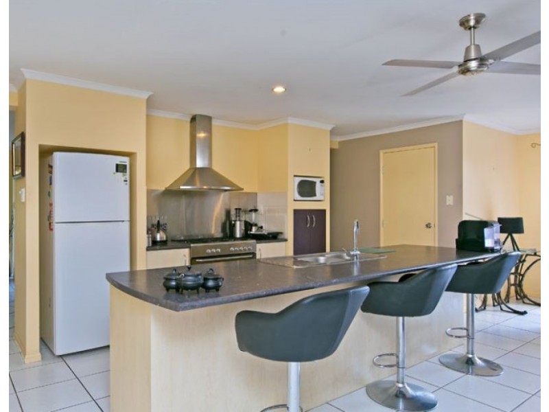 4 Coolum Court, Redland Bay QLD 4165
