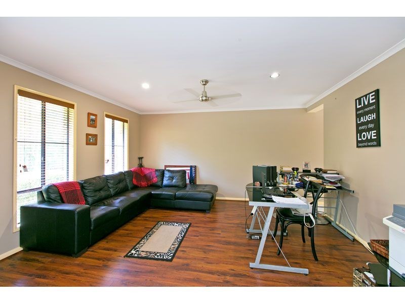 4 Coolum Court, Redland Bay QLD 4165