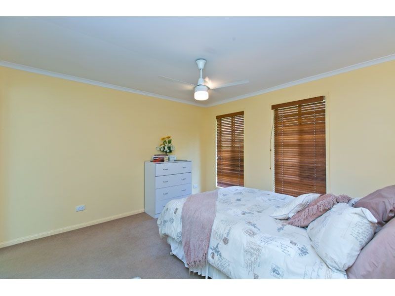 4 Coolum Court, Redland Bay QLD 4165