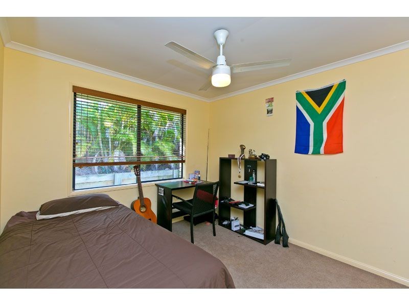 4 Coolum Court, Redland Bay QLD 4165