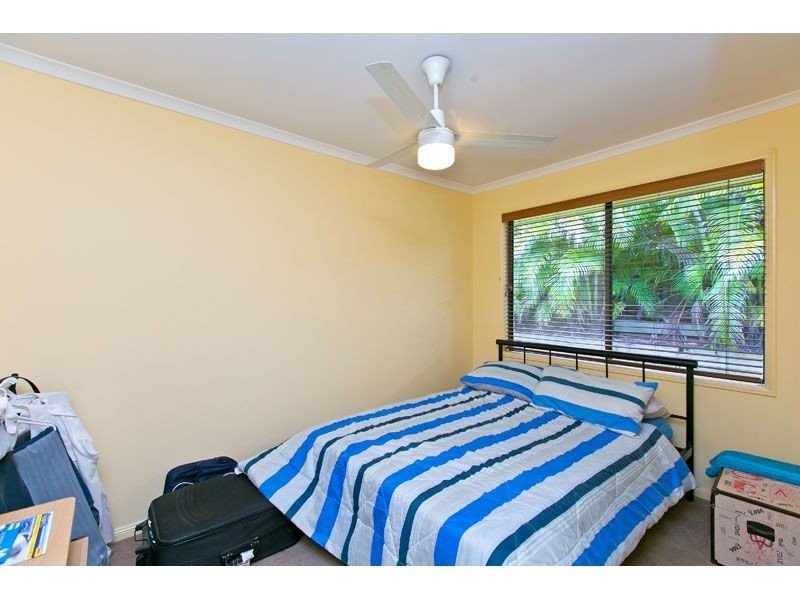 4 Coolum Court, Redland Bay QLD 4165
