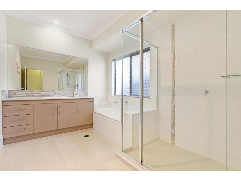 14 Sandalwood Street, Thornlands QLD 4164