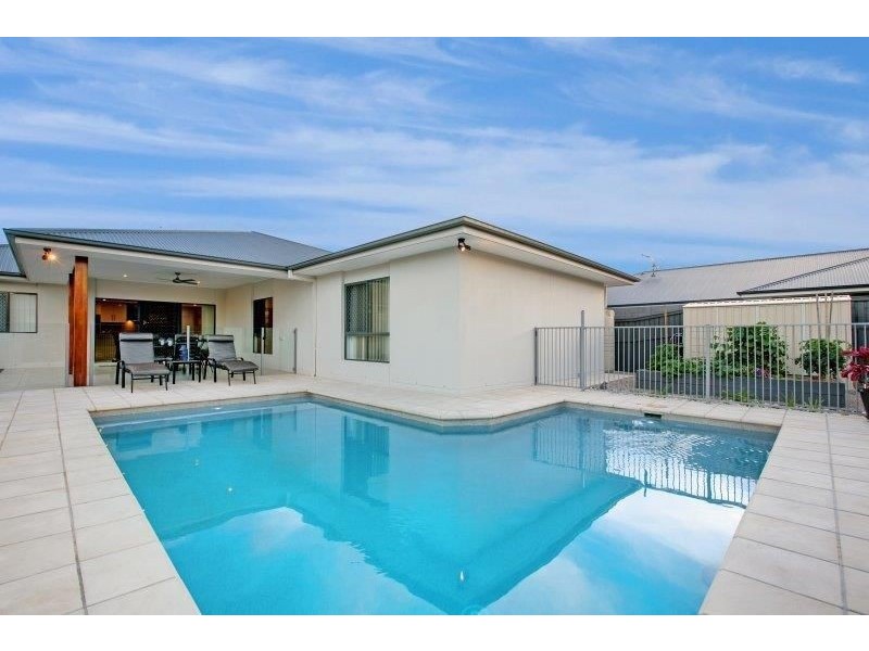 14 Sandalwood Street, Thornlands QLD 4164