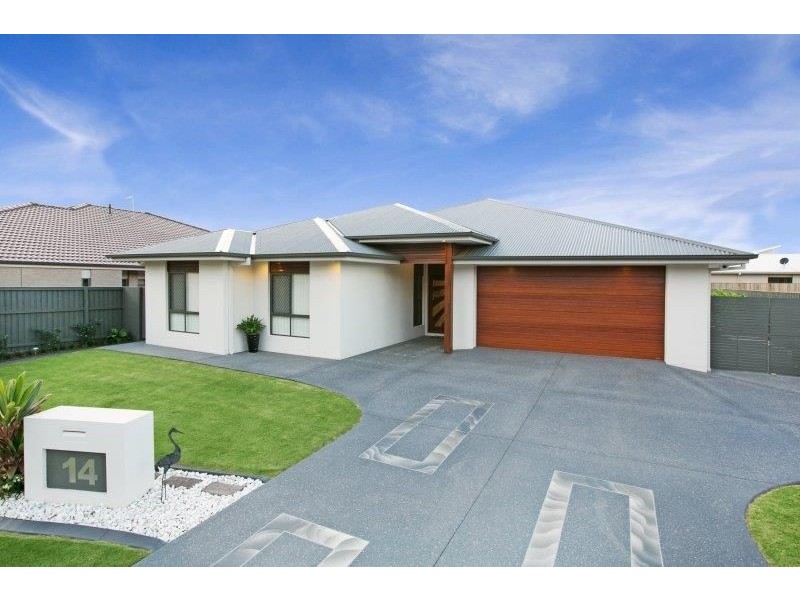 14 Sandalwood Street, Thornlands QLD 4164