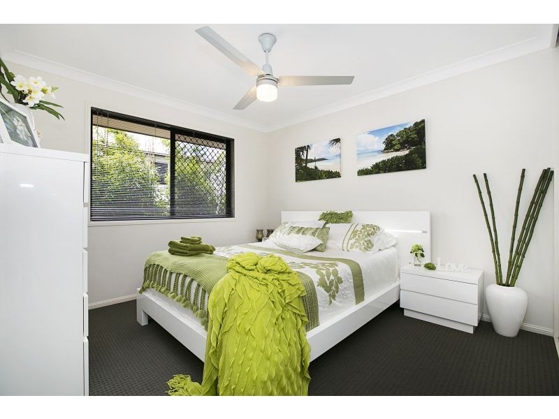 15 Magnetic Place, Redland Bay QLD 4165