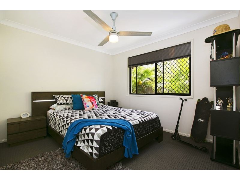 15 Magnetic Place, Redland Bay QLD 4165