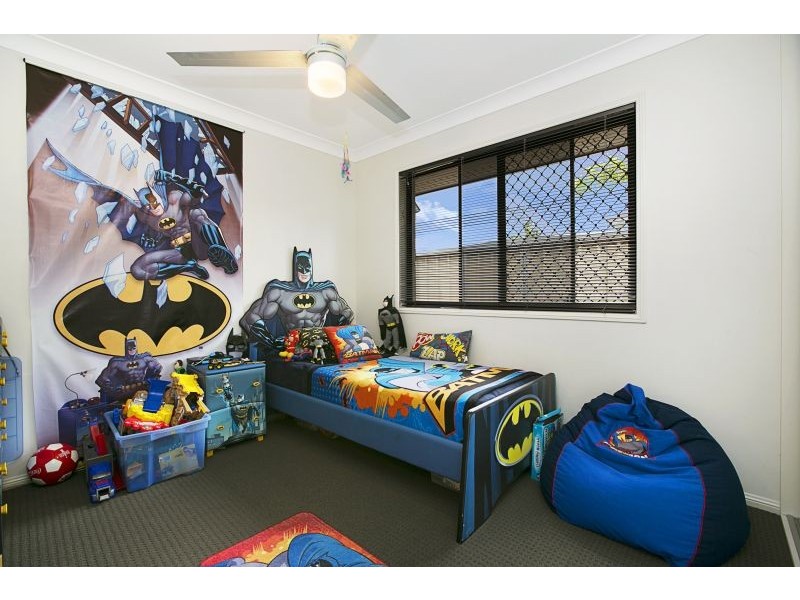 15 Magnetic Place, Redland Bay QLD 4165