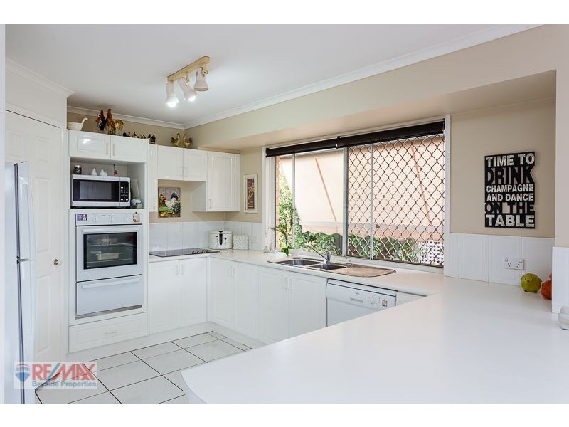 9 Moreton View Pde, Redland Bay QLD 4165
