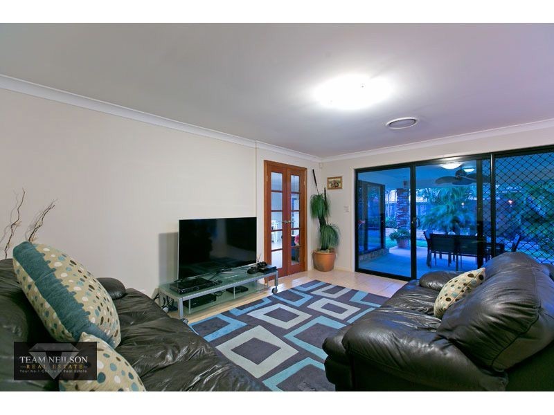 6 Glenwood Place, Wynnum West QLD 4178