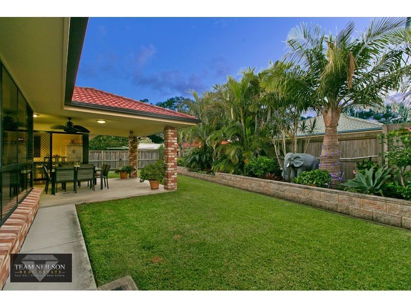 6 Glenwood Place, Wynnum West QLD 4178