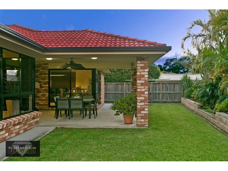 6 Glenwood Place, Wynnum West QLD 4178