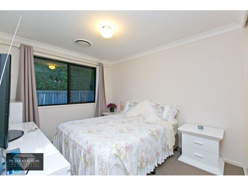 6 Glenwood Place, Wynnum West QLD 4178