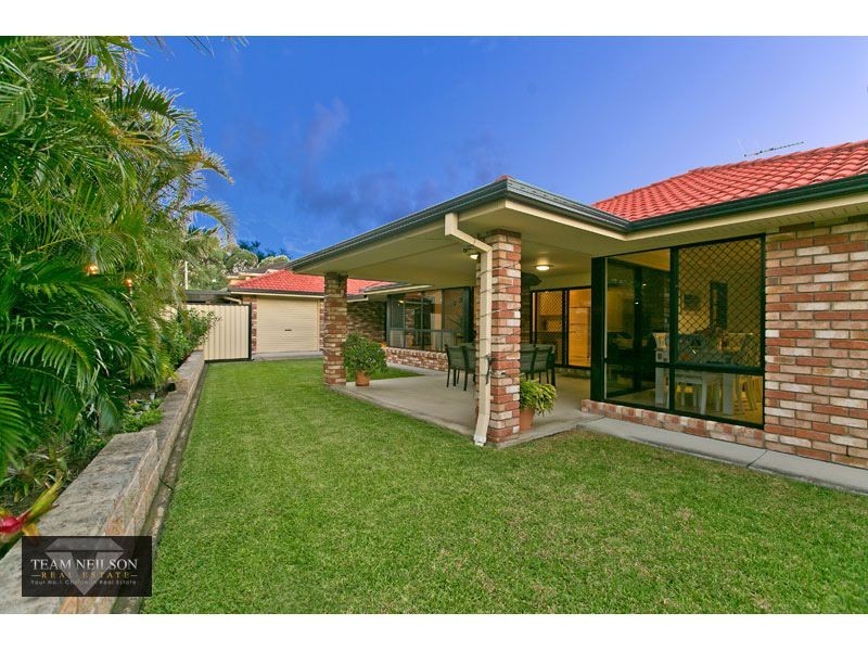 6 Glenwood Place, Wynnum West QLD 4178