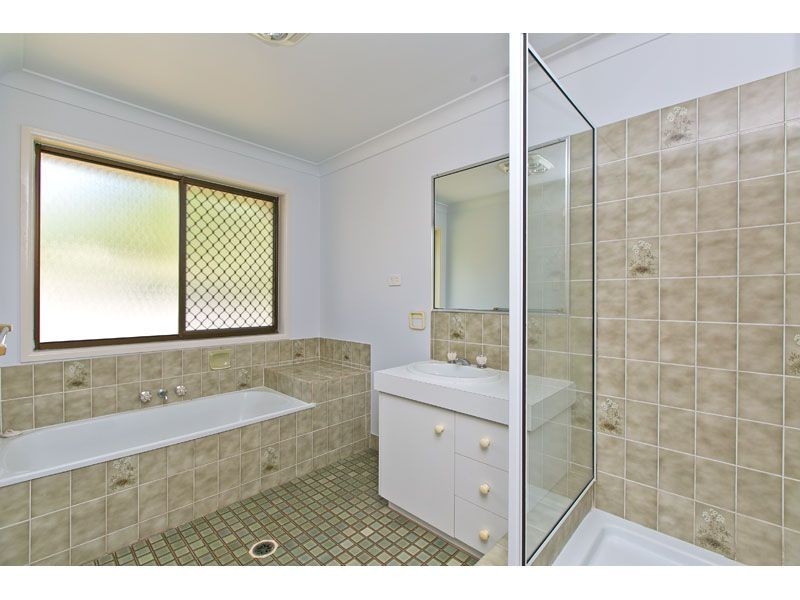 42-44 Bay Street, Redland Bay QLD 4165