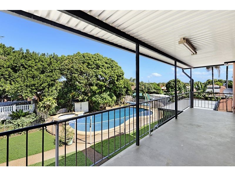 17 School Road, Victoria Point QLD 4165