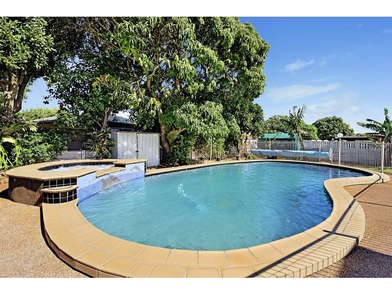 17 School Road, Victoria Point QLD 4165