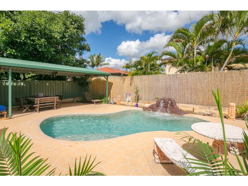 13 Natasha St, Wynnum West QLD 4178