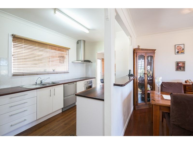 13 Natasha St, Wynnum West QLD 4178