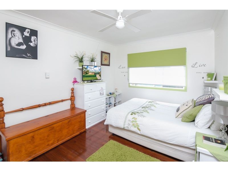 13 Natasha St, Wynnum West QLD 4178