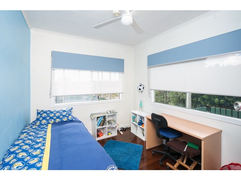 13 Natasha St, Wynnum West QLD 4178