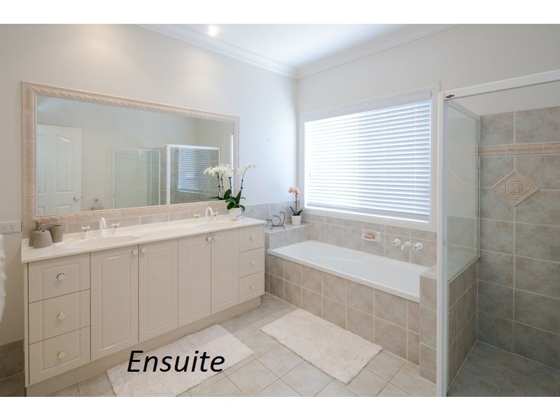 5 Bellevista Crescent, Wellington Point QLD 4160