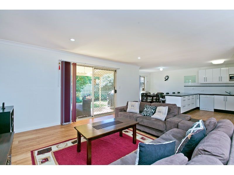 2/3 Butterfield Close, Victoria Point QLD 4165