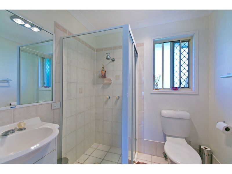 2/3 Butterfield Close, Victoria Point QLD 4165