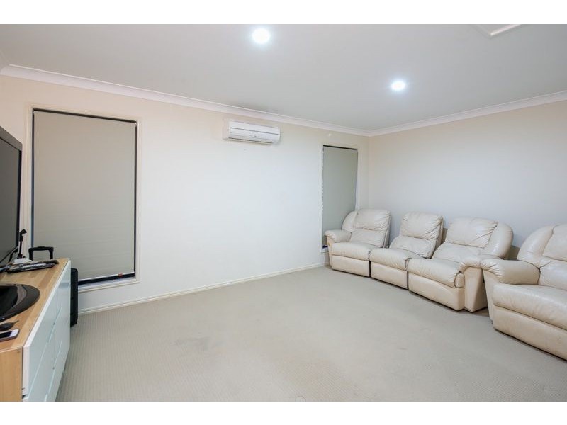 2 JOHN STREET, Manly West QLD 4179