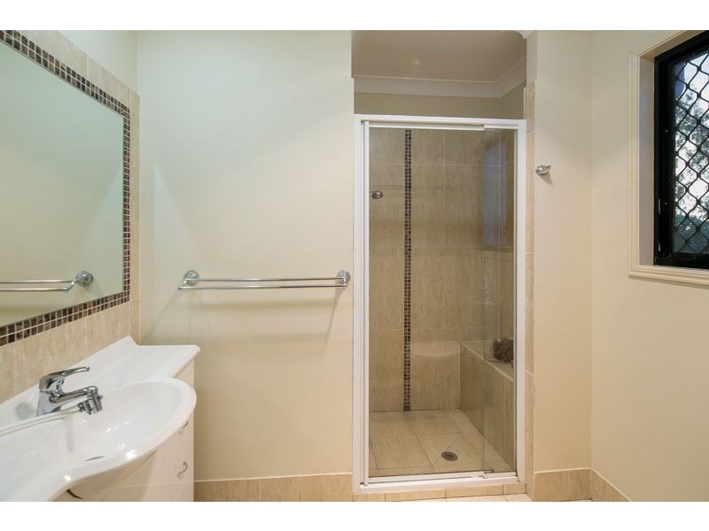 2 JOHN STREET, Manly West QLD 4179