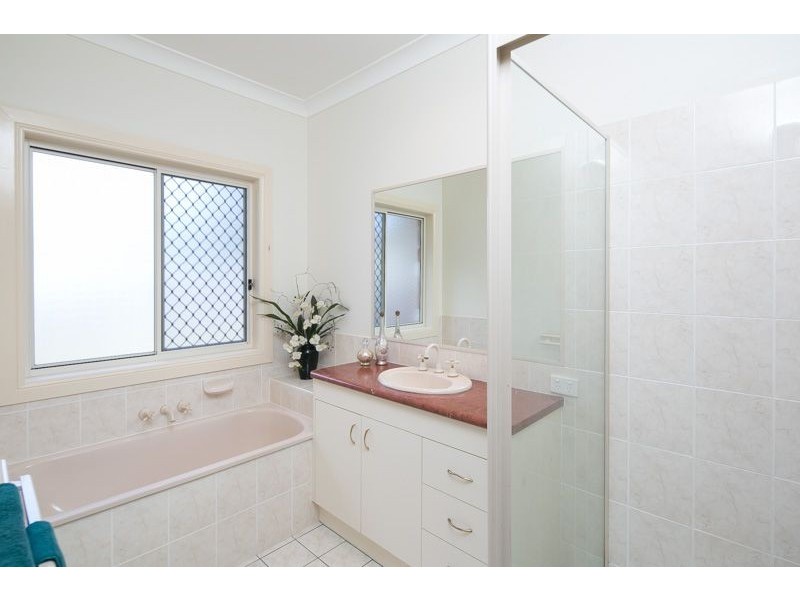 1 Casey Close, Ormiston QLD 4160