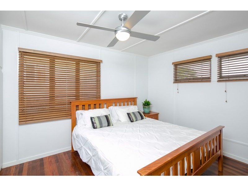 74 Roseneath Parade, Wynnum West QLD 4178