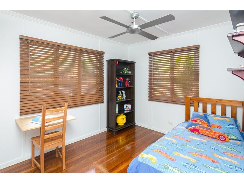 74 Roseneath Parade, Wynnum West QLD 4178