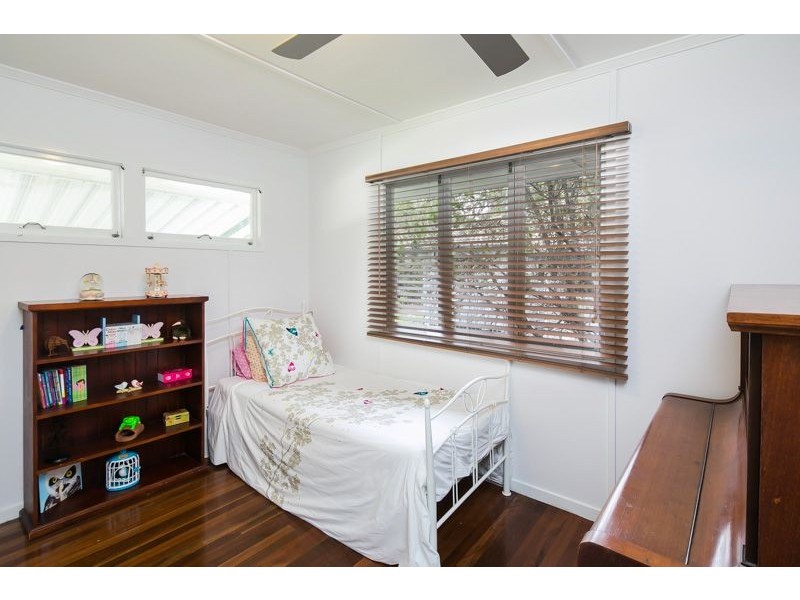 74 Roseneath Parade, Wynnum West QLD 4178