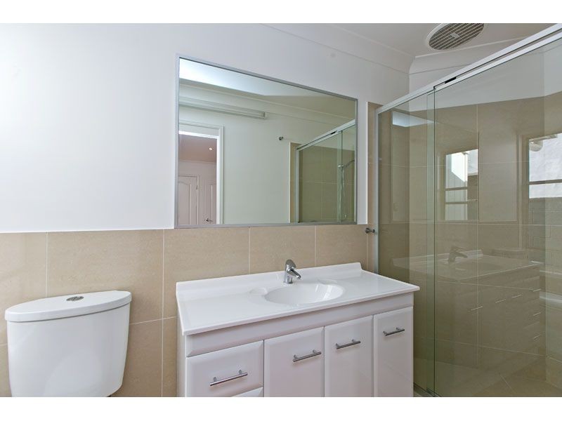 14 Waterfront Easement, Redland Bay QLD 4165