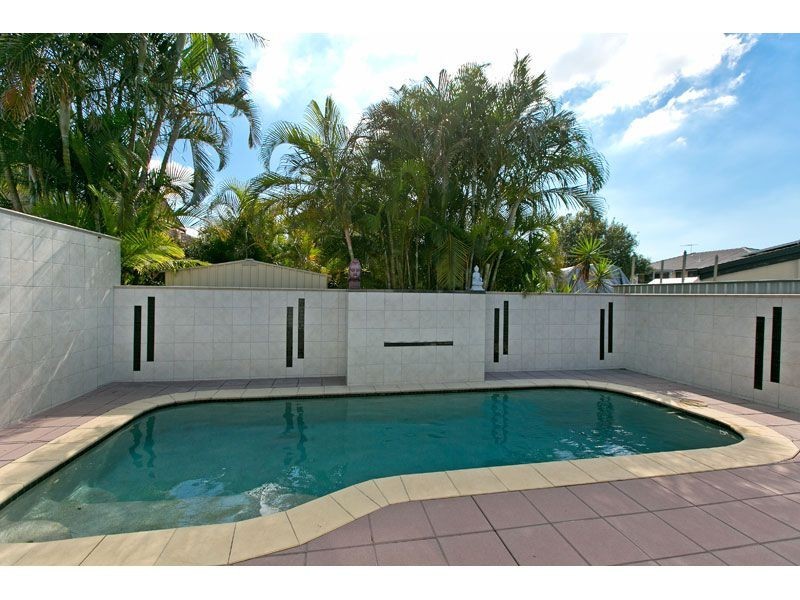14 Waterfront Easement, Redland Bay QLD 4165