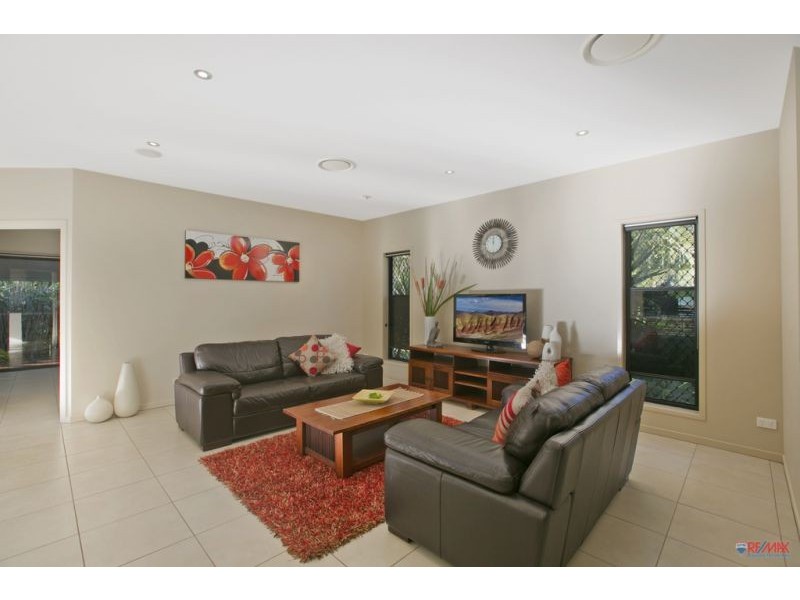 4 Barron Road, Birkdale QLD 4159
